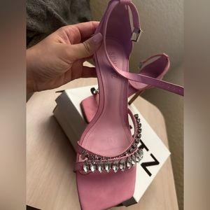 Schutz pink heals